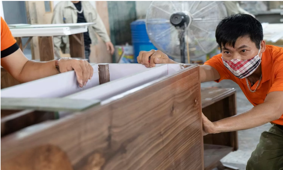 Các hệ thủ gỗ được gia công ngay tại xưởng của Villax