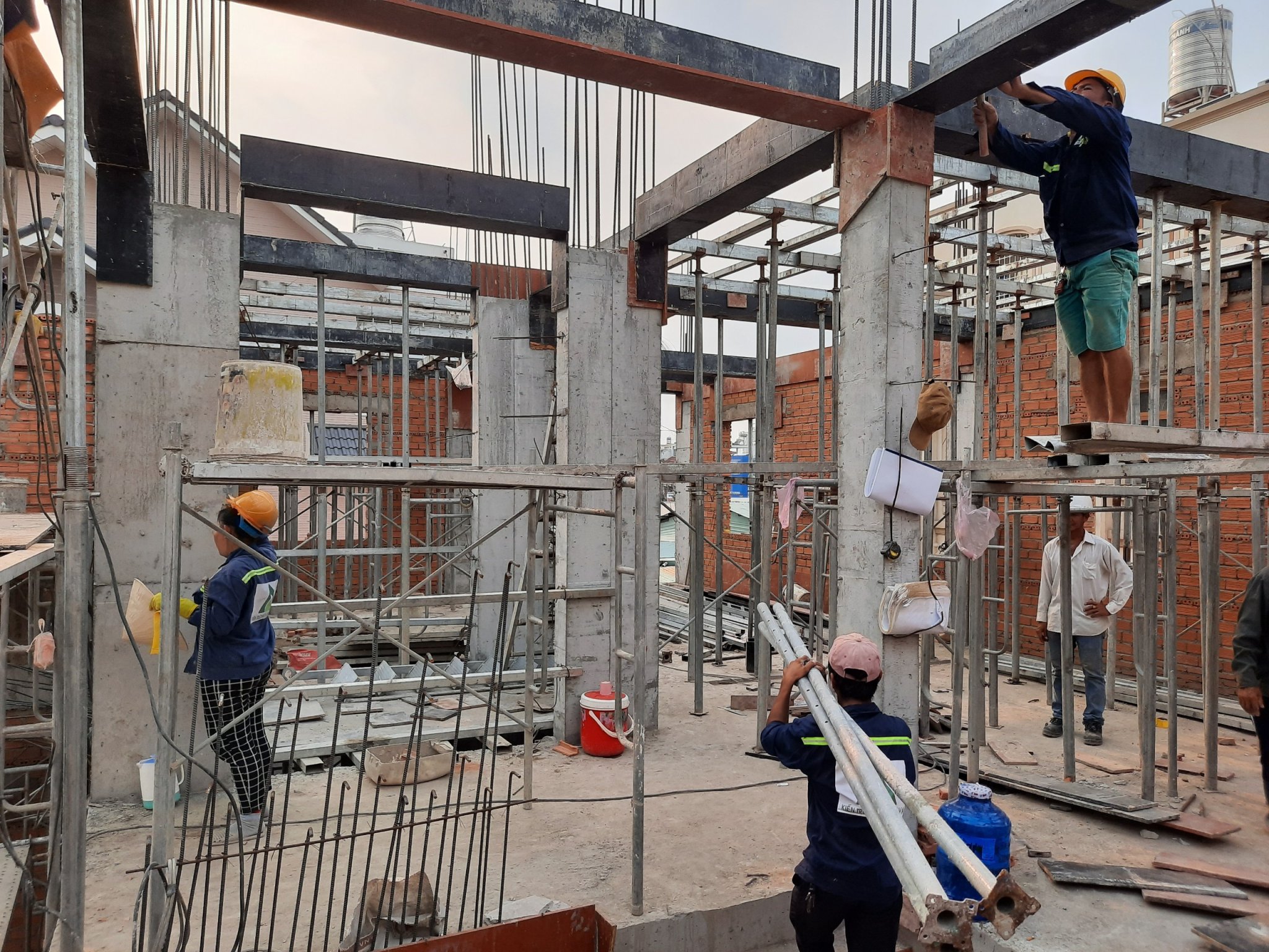 Tiện ích xanh ngoại thất như hồ bơi, sân vườn, khu BBQ và garage ô tô được chăm sóc kỹ lưỡng