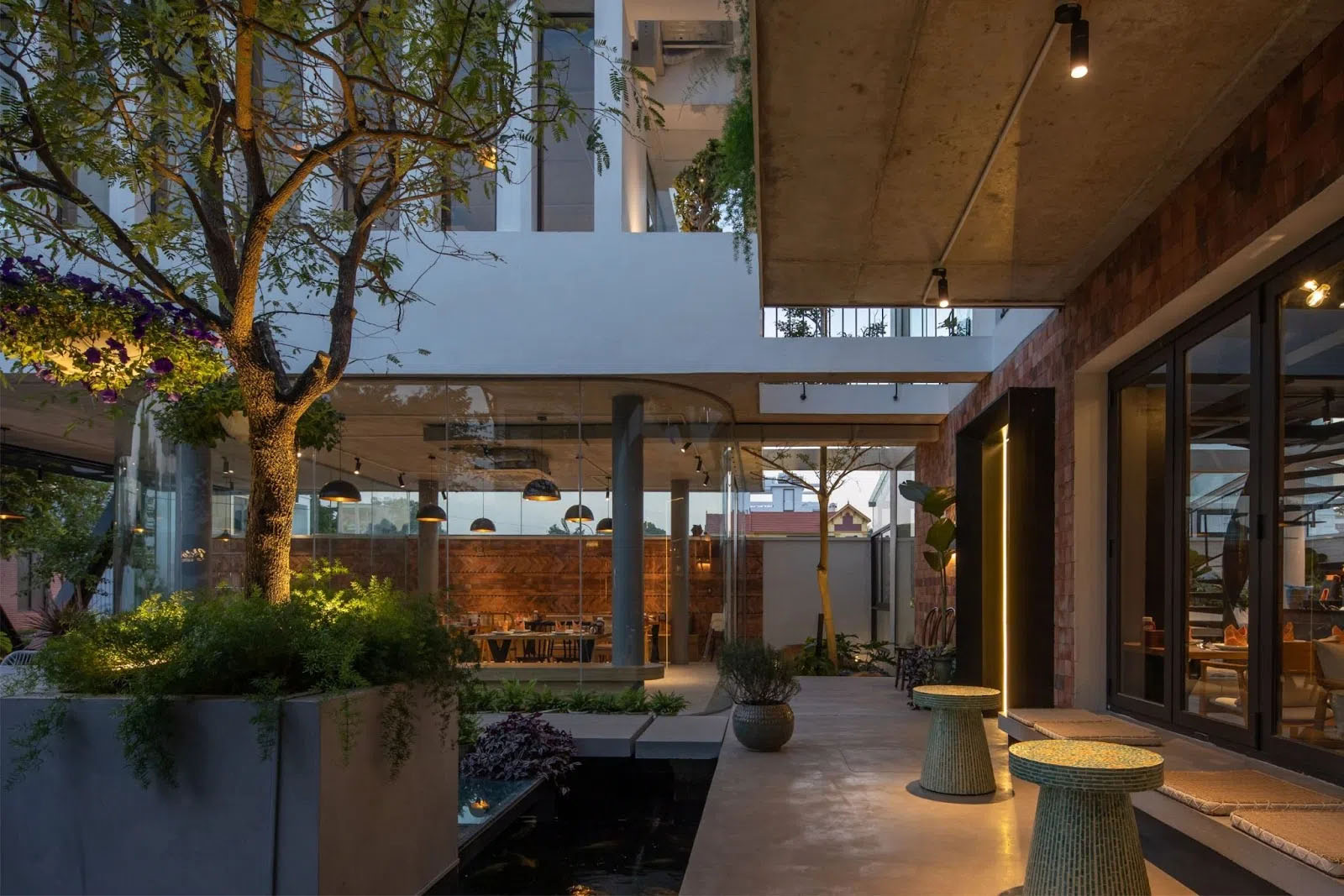 Quán cafe không chỉ đơn giản là một địa điểm, mà còn là một phần của liệu pháp giúp chuyển hóa và tái tạo năng lượng
