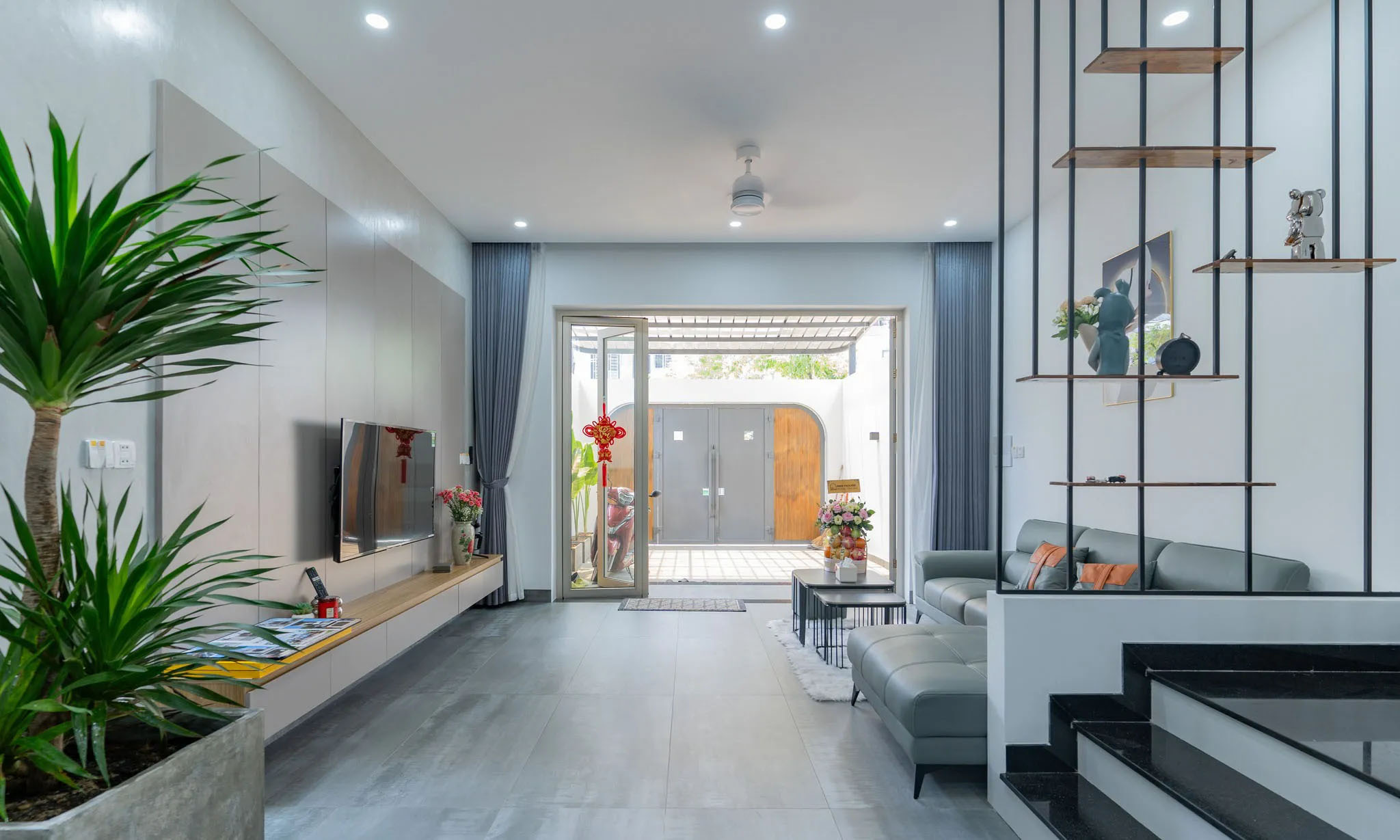 HA's House không chỉ sở hữu kiến trúc hiện đại và không gian sống mở mà còn hướng đến sự bền vững lâu dài