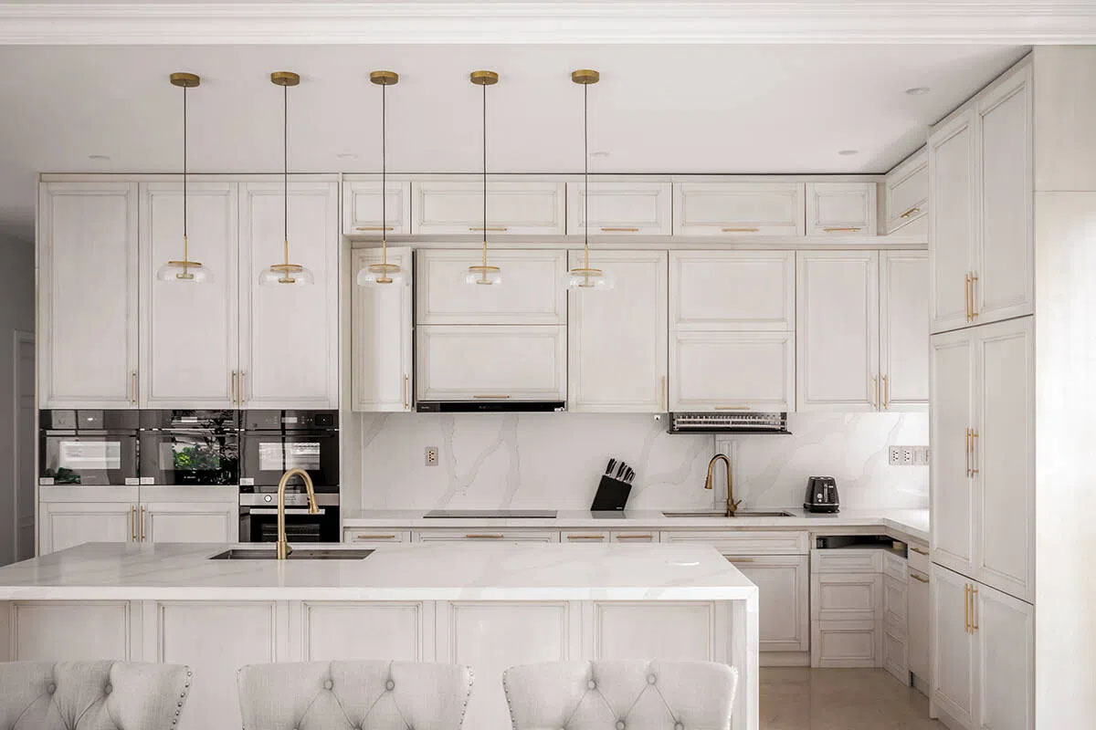 Toàn bộ nội thất biệt thự Tân Cổ Điển của KAISEN MANOR được đặt riêng, phù hợp với phong cách chung của biệt thự