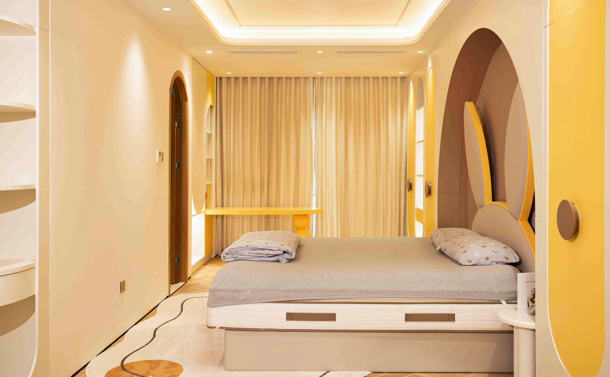 Phòng ngủ trẻ em hiện đại cho con trai út của chị Phượng đặt tại tầng 2 của P’s Villa được thiết kế với sự kết hợp hài hòa