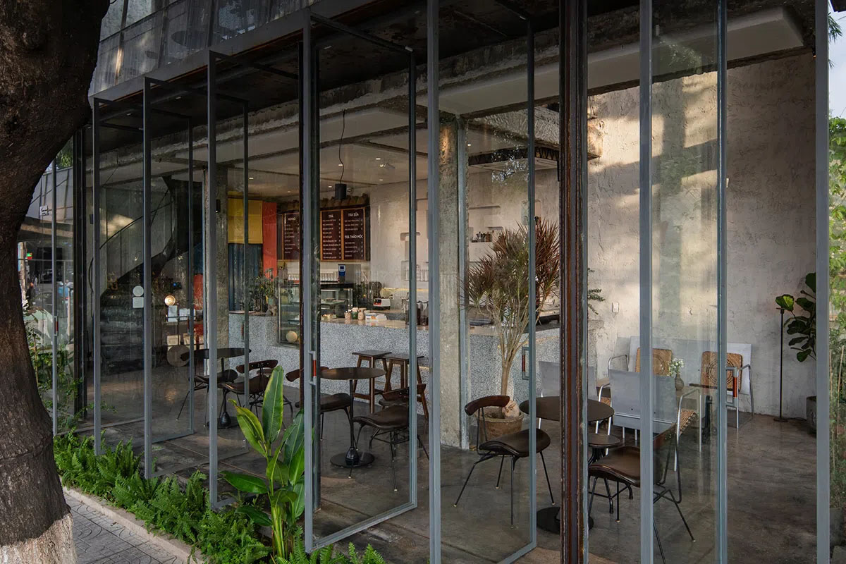 Một trong những điểm nổi bật của Nomad Café là không gian mở và thông thoáng
