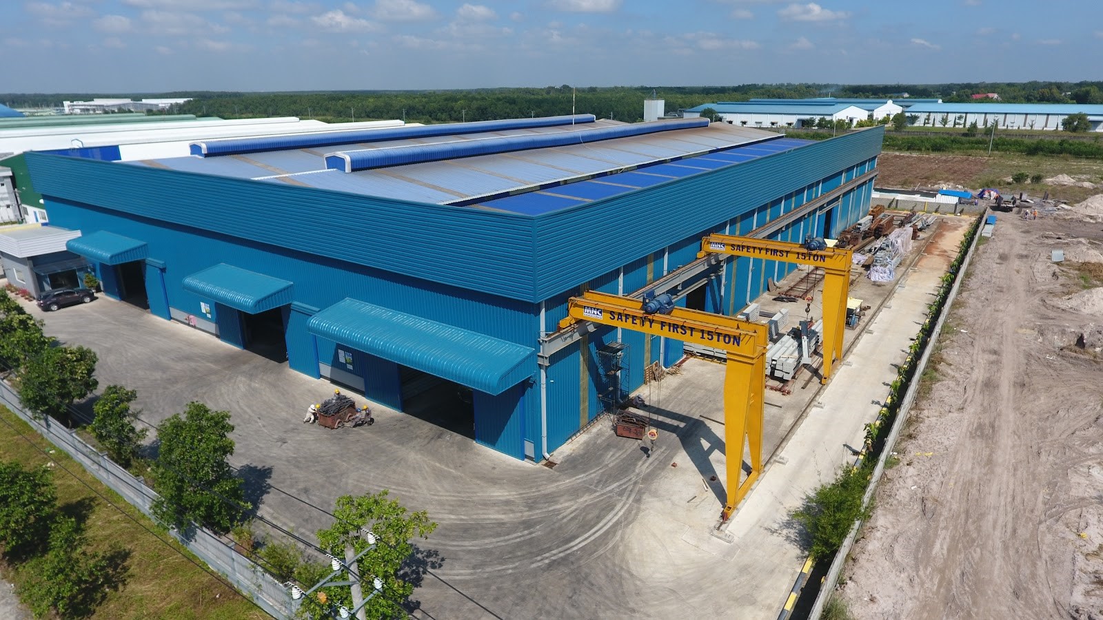Nhiệt lượng này không chỉ làm tăng nhiệt độ môi trường làm việc mà còn có thể làm tăng nguy cơ hỏng hóc máy móc và giảm tuổi thọ của thiết bị.