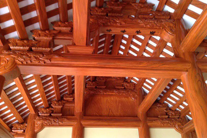 Chất liệu gỗ được chọn cho ngôi nhà gỗ 3 gian này là gỗ cao cấp, độ bền cao